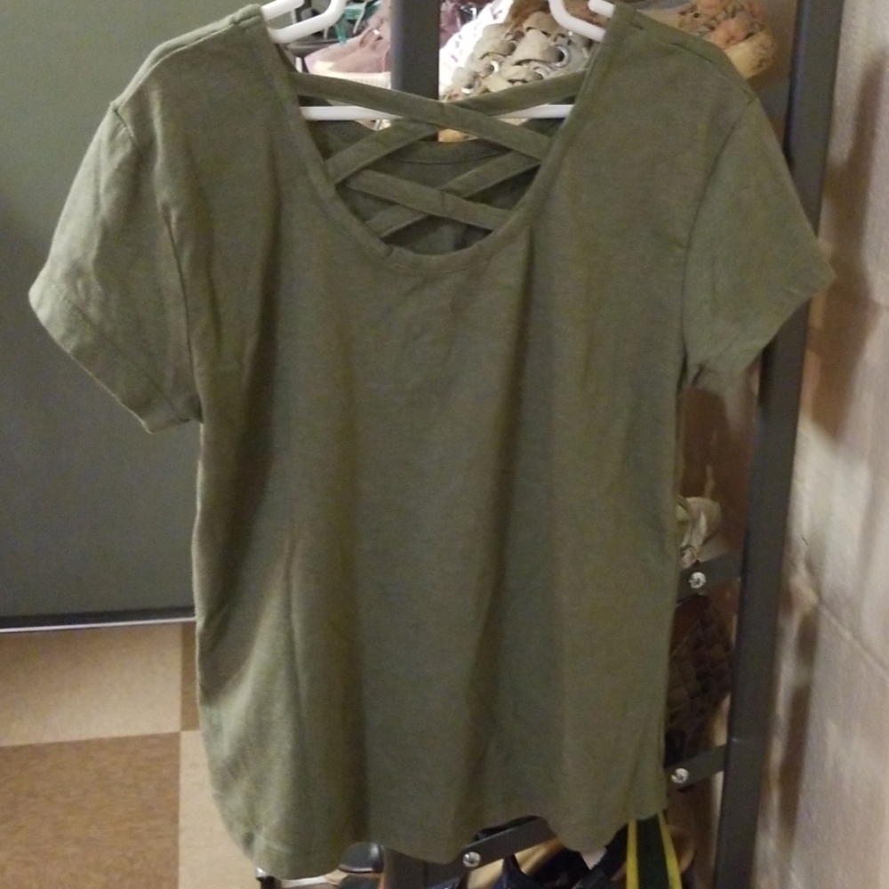 Shirt - Picture 3 of 4